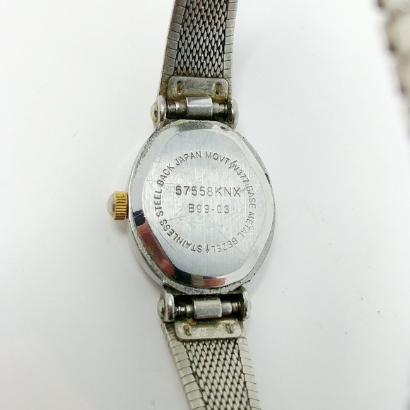 Vintage Womans Timex Watch Stainless Steel Bezel - Picture 4 of 5